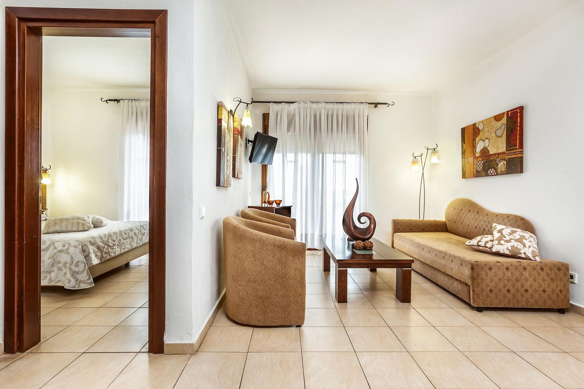 Nereides Hotel Hanioti Esterno foto