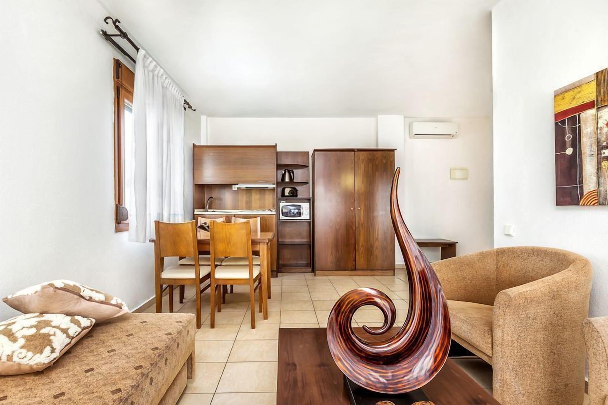Nereides Hotel Hanioti Esterno foto