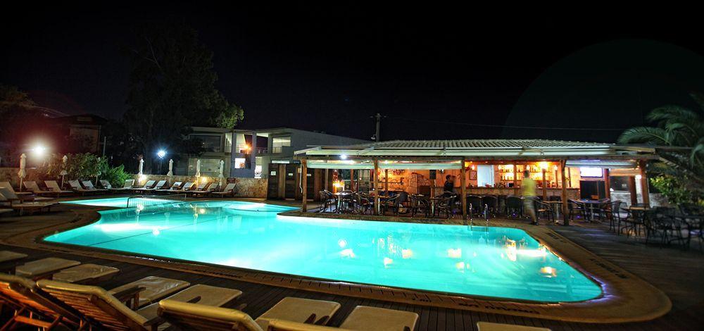 Nereides Hotel Hanioti Esterno foto