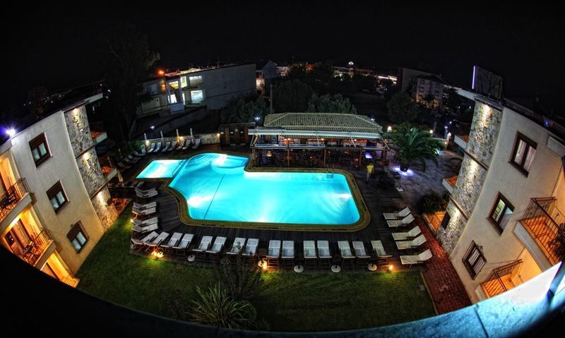 Nereides Hotel Hanioti Esterno foto