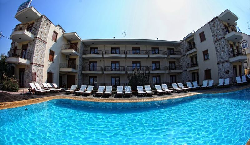 Nereides Hotel Hanioti Esterno foto