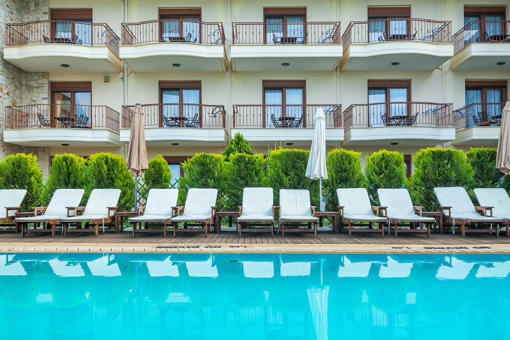 Nereides Hotel Hanioti Esterno foto