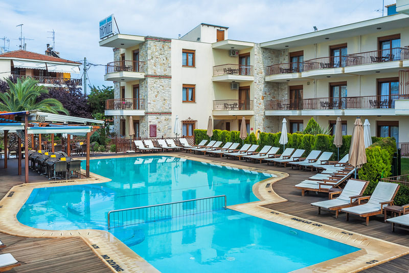Nereides Hotel Hanioti Esterno foto