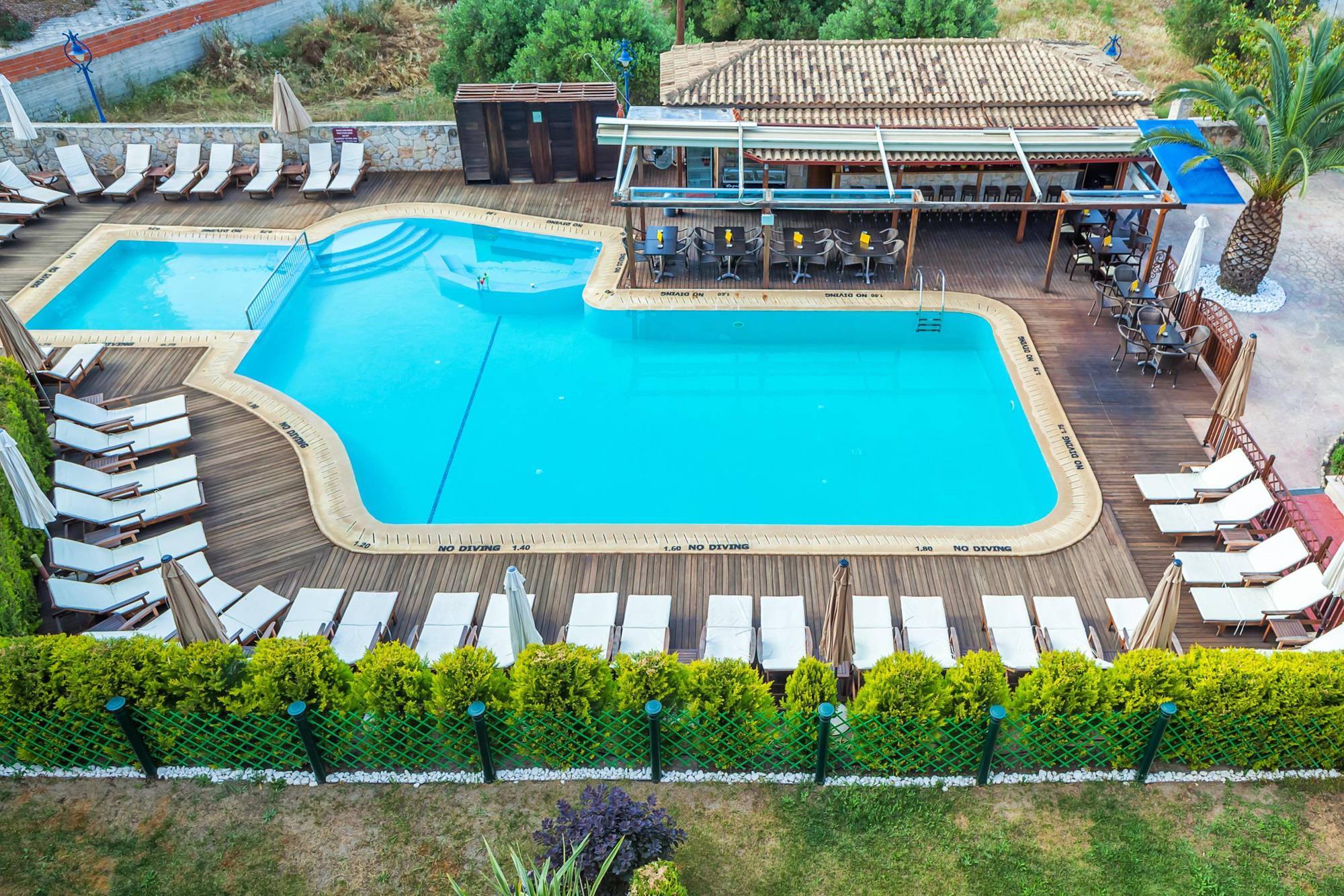 Nereides Hotel Hanioti Esterno foto